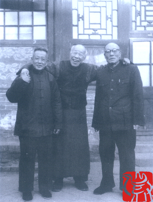 汪孟舒先生与管平湖先生(左),关仲航先生(右)摄于1963年北京古琴研究